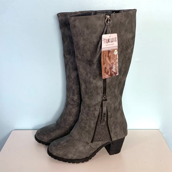 Muk Luks Shoes - NWT Muk Luks Lacy Tall Boots in Gray Size 8